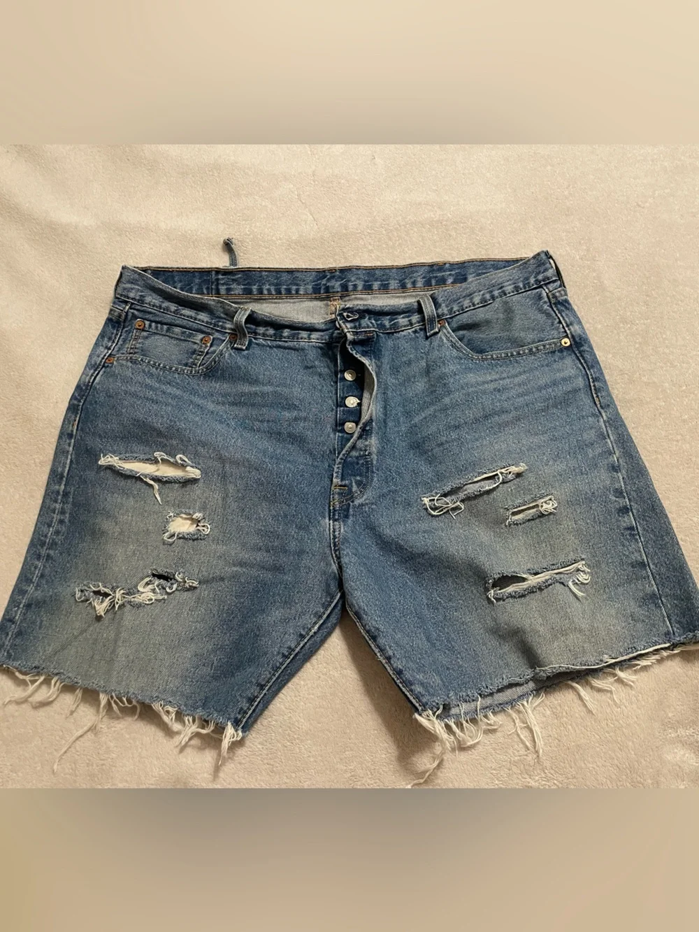 Levi Strauss Levi’s Men's Distressed Denim cutoff Shorts - Blue medium Wash